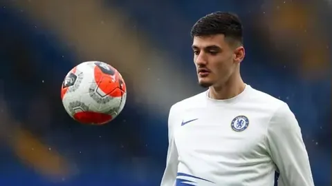 尤文夏窗1.6亿引援受阻，联赛第五，或再投2000万追莫塔？